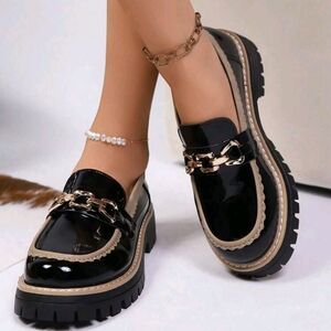 Elegant Black and Tan Women's Loafers